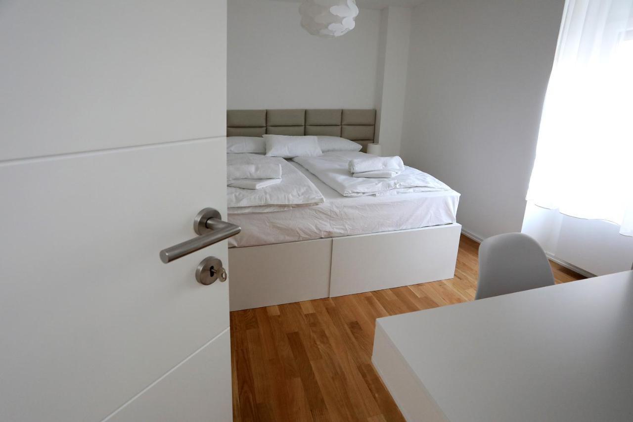 Home Apartmani I Sobe Осиек Екстериор снимка