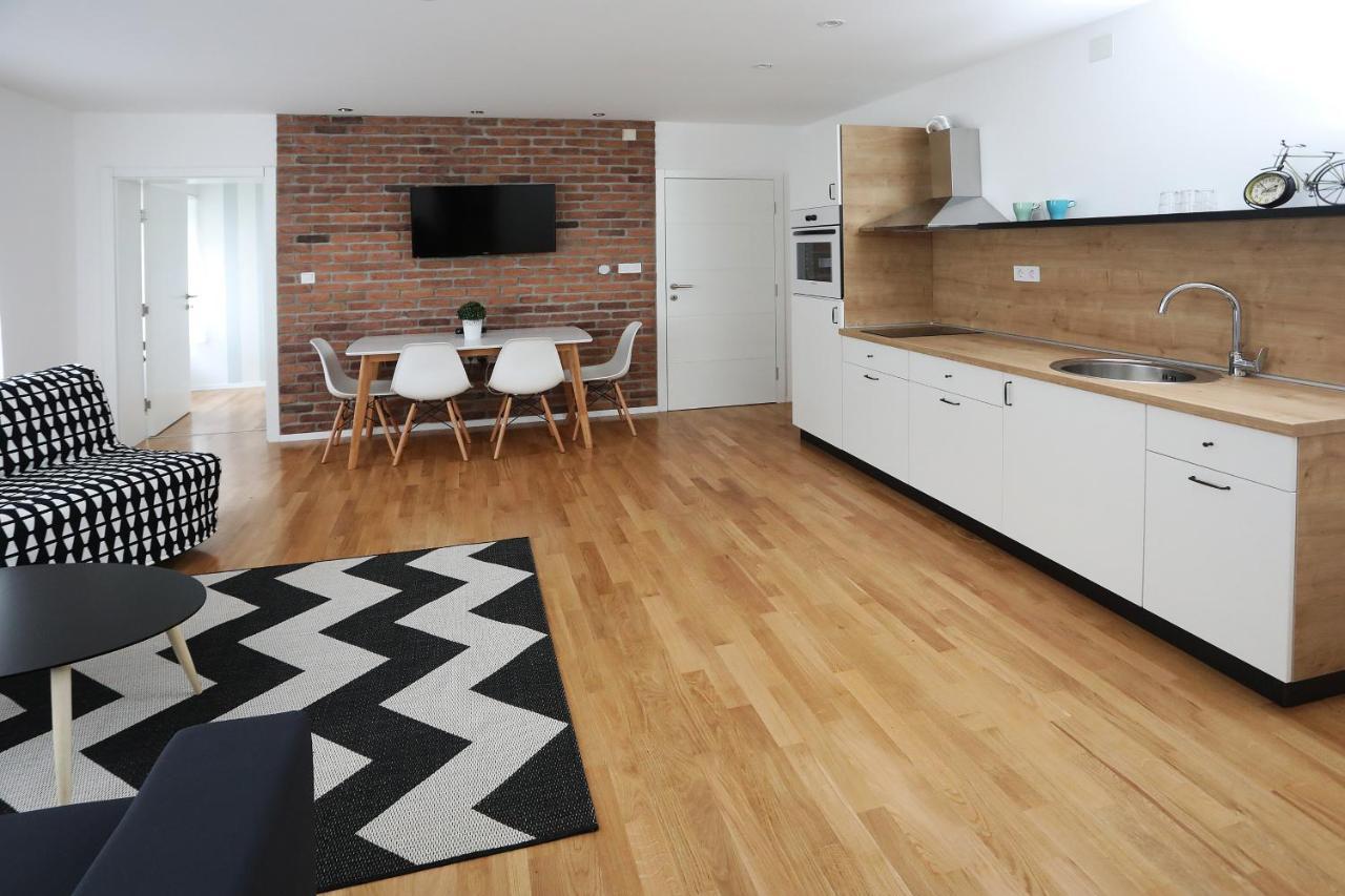 Home Apartmani I Sobe Осиек Екстериор снимка