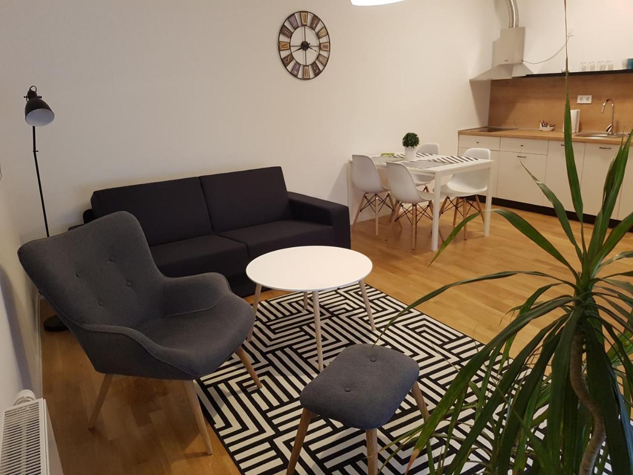 Home Apartmani I Sobe Осиек Екстериор снимка