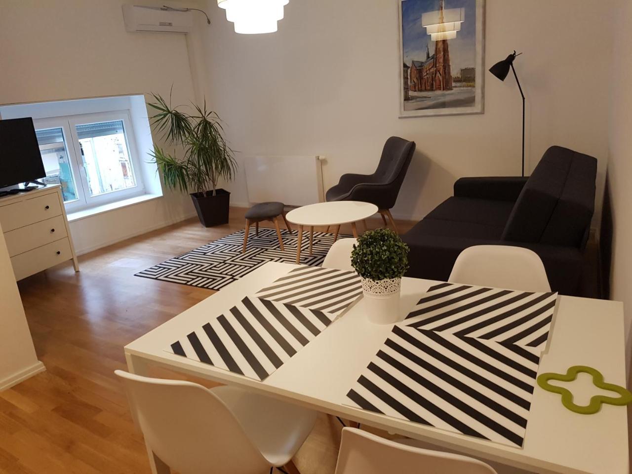Home Apartmani I Sobe Осиек Екстериор снимка